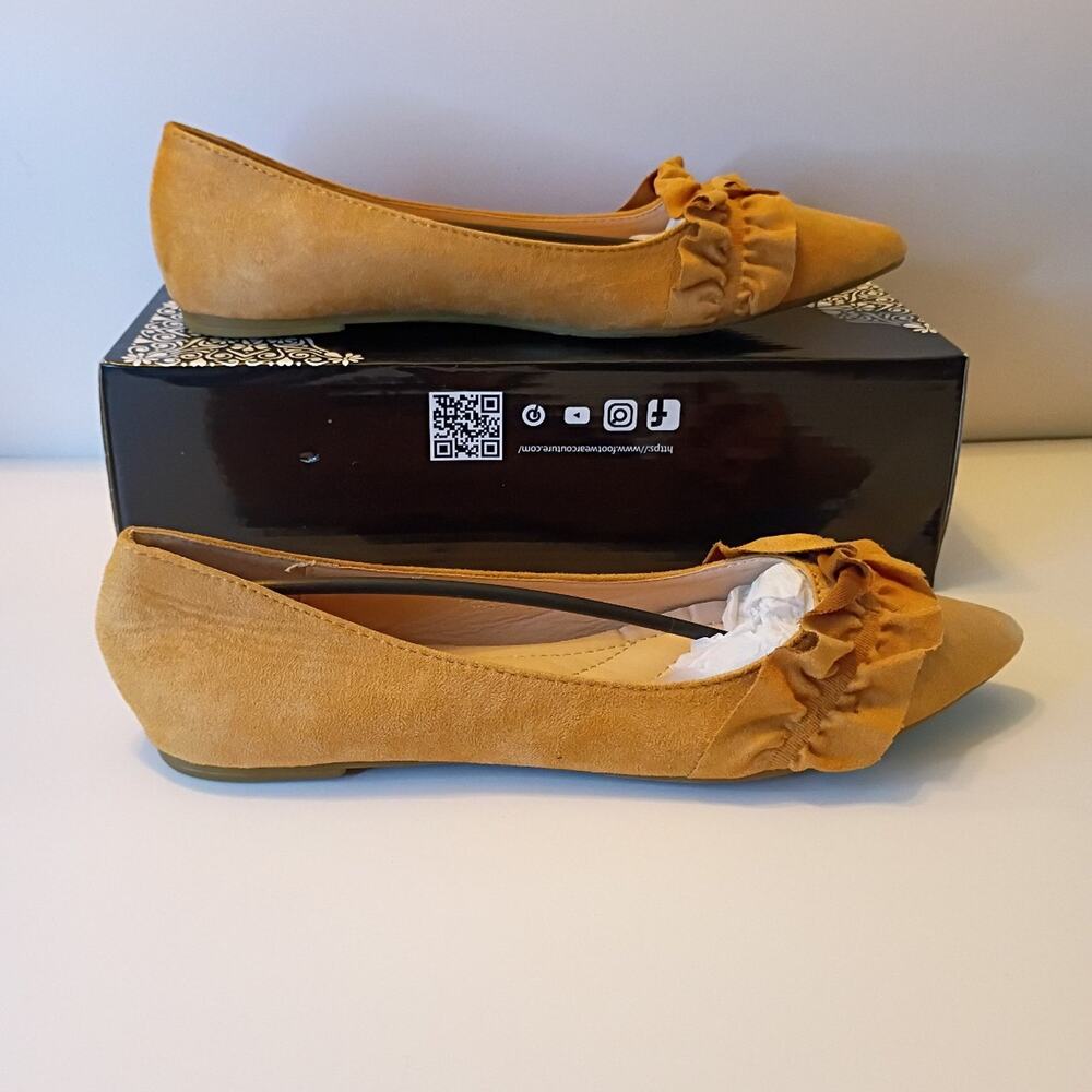 Women's Tan Flats